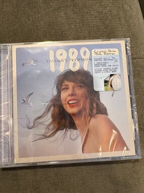 Taylor Swift 1989 CD (Taylor’s Version ) New ~ Special Collector’s Edition